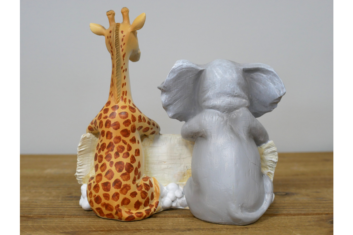 Bath full of bubbles figurine